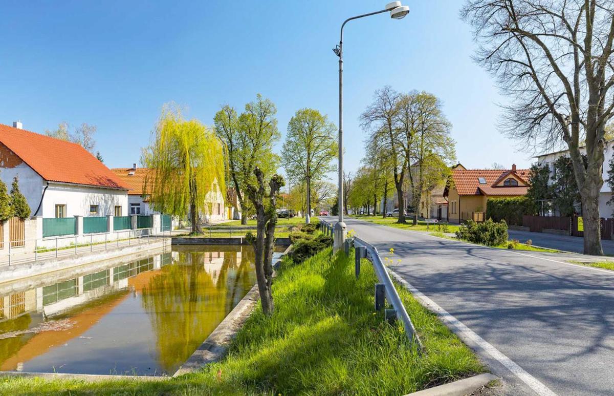 Laskara Garden Apartment By Prague Forest Nové Jirny Екстериор снимка