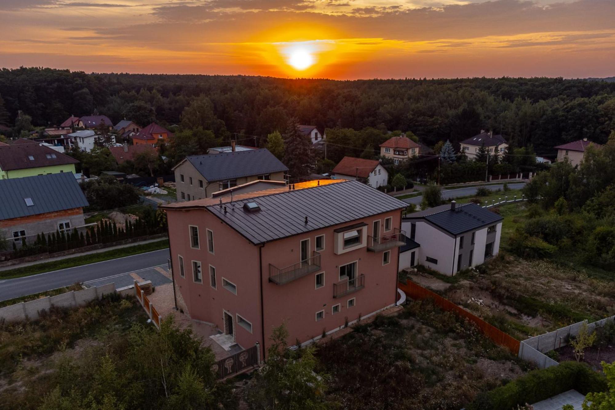 Laskara Garden Apartment By Prague Forest Nové Jirny Екстериор снимка